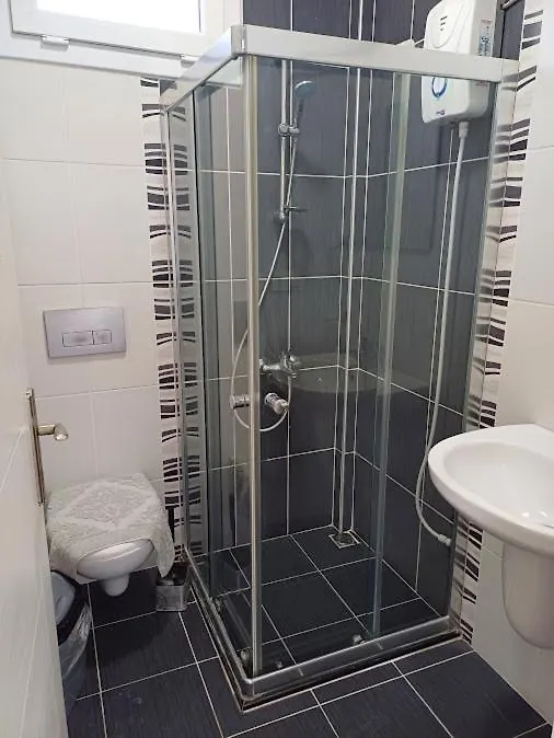 Paddys Apartments, Hisaroenue 페티예 아파트