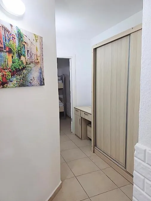 Paddys Apartments, Hisaroenue 페티예