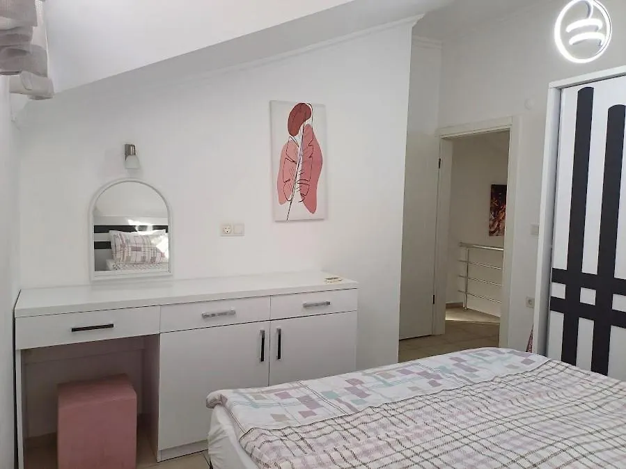 Paddys Apartments, Hisaroenue 페티예 아파트