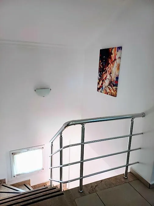 Paddys Apartments, Hisaroenue 페티예 아파트